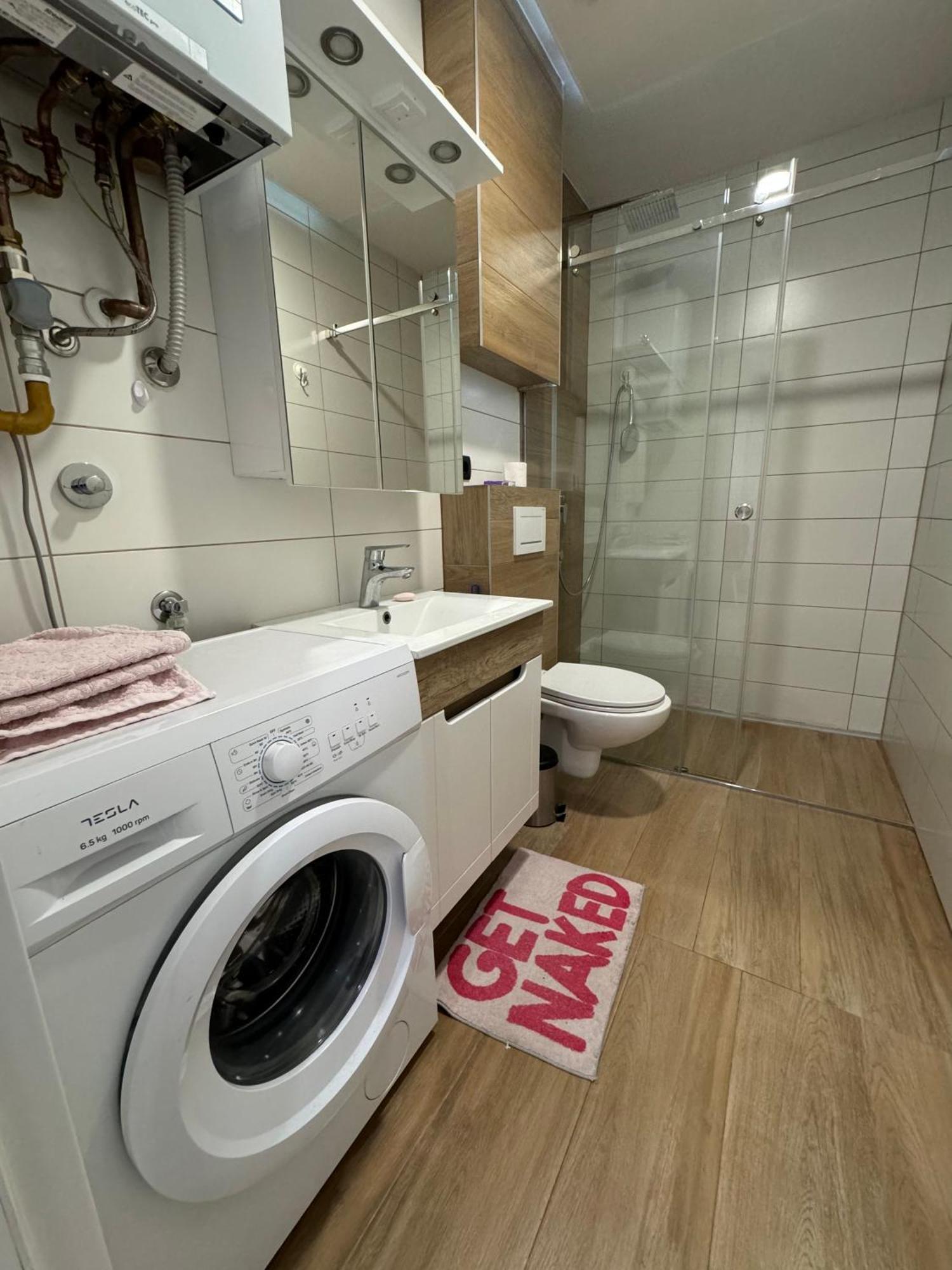 The Pearl With Private Parking Apartment Sarajevo